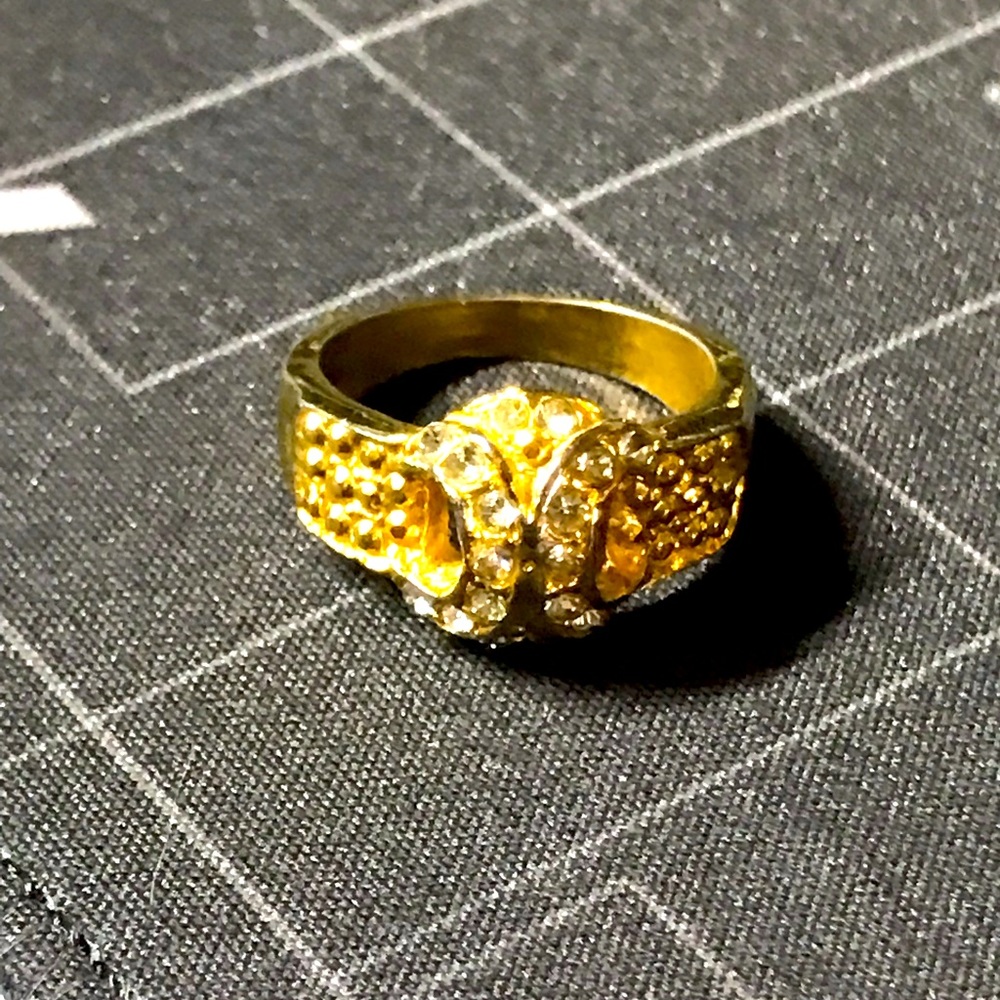 Size 6 Womens Gold Ring